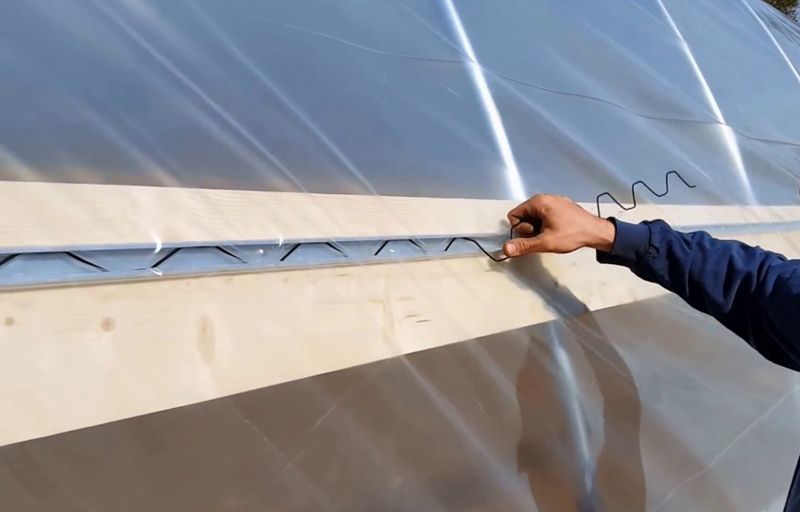 Lockstrip Profile & Wiggle Wire Kit — Greenhouse Plastic & Shade Net Fixing System